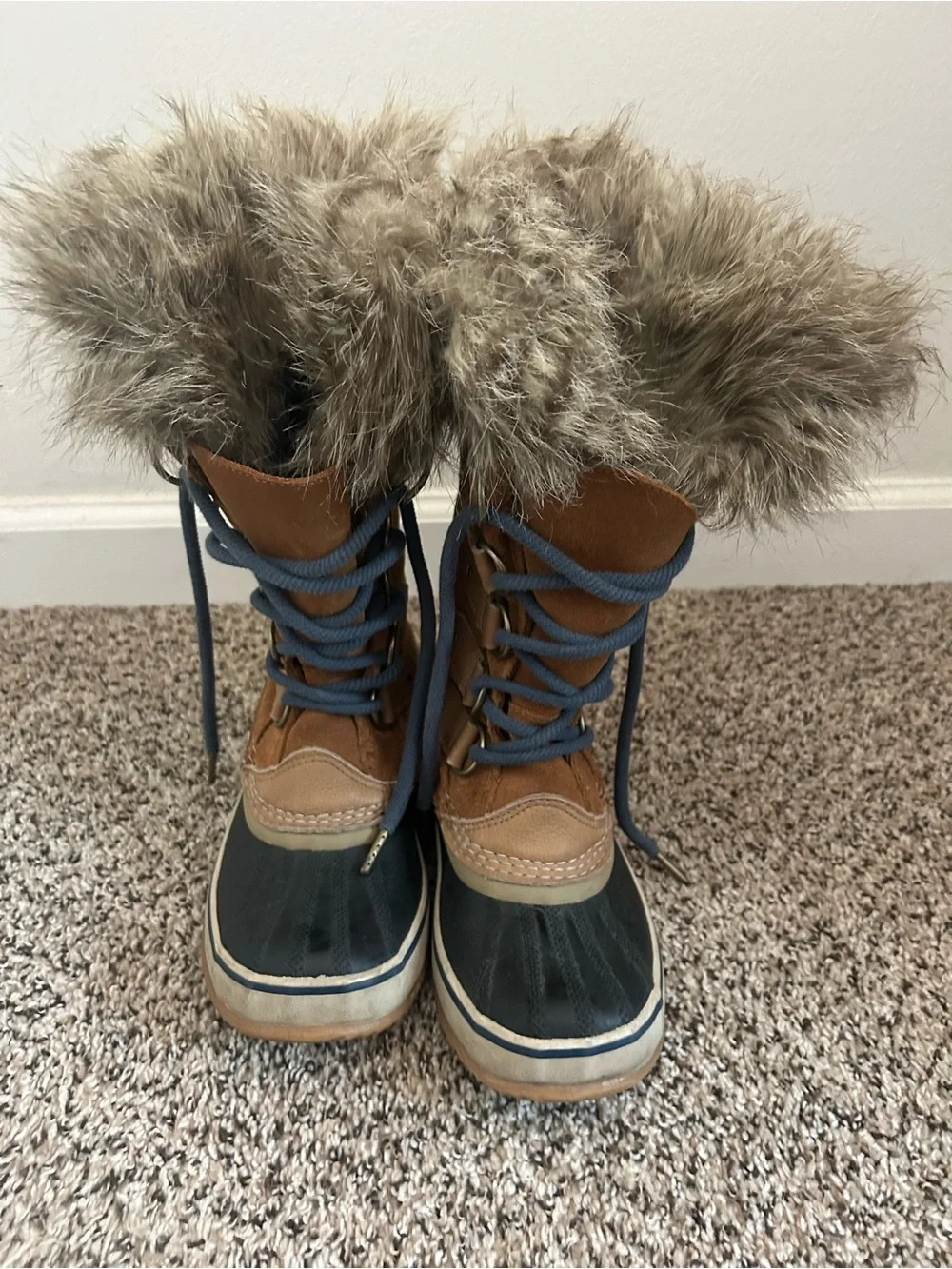 Sorel Tan & Black Winter Lace-Up Boot